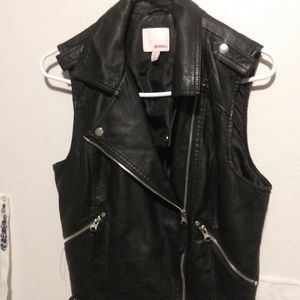 LEATHER VEST